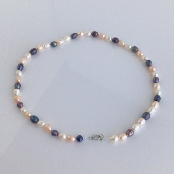 Freshwater Pearl Necklace - Picture 7 of 8
